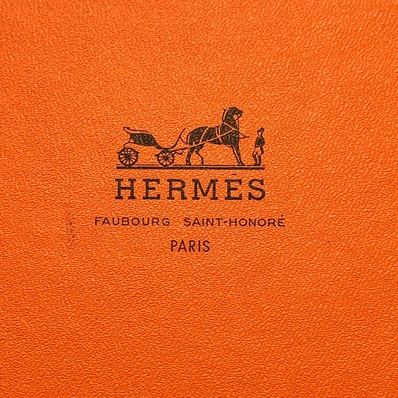 NEW in Box HERMES Square Silk Scarf Chiffres Et Monogrammes - Annee 1866 - Picture 9 of 10